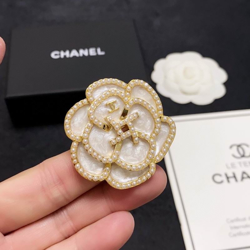 Chanel Brooch 1lyx3 (8)
